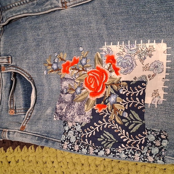 Sundance Light Blue Jeans with Floral Patchwork - Picture 2 of 10
